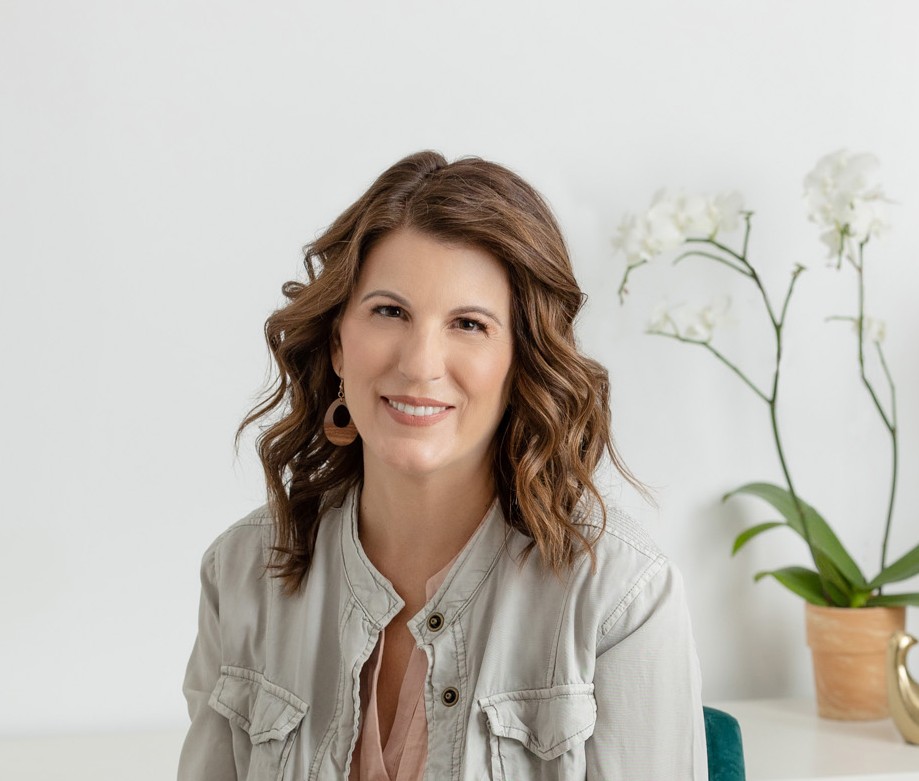 Julie-Powers-2022-Low-Resolution-For-Web-2